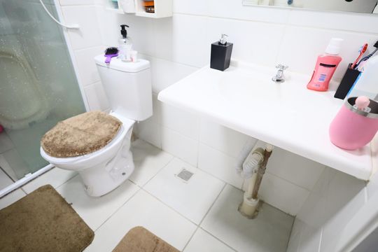 Banheiro de apartamento para alugar com 2 quartos, 43m² em Jardim Boa Vista (zona Oeste), Osasco