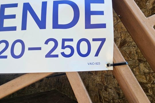 Placa de casa à venda com 2 quartos, 124m² em Jardim Eliane, São Paulo