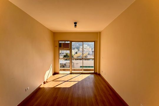 Sala de apartamento para alugar com 2 quartos, 76m² em Botafogo, Rio de Janeiro