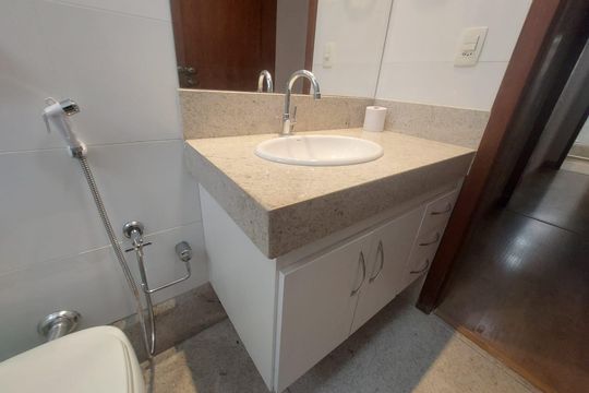 banheiro 2 de apartamento para alugar com 3 quartos, 150m² em Sagrada Família, Belo Horizonte