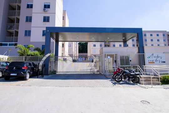 Fachada do condomínio de apartamento para alugar com 2 quartos, 47m² em Granja Viana, Cotia