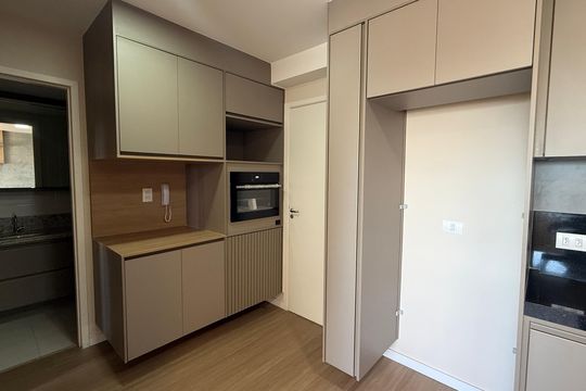 Cozinha de apartamento para alugar com 1 quarto, 33m² em Portal do Morumbi, São Paulo