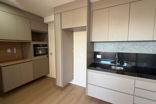 Cozinha de apartamento para alugar com 1 quarto, 33m² em Portal do Morumbi, São Paulo