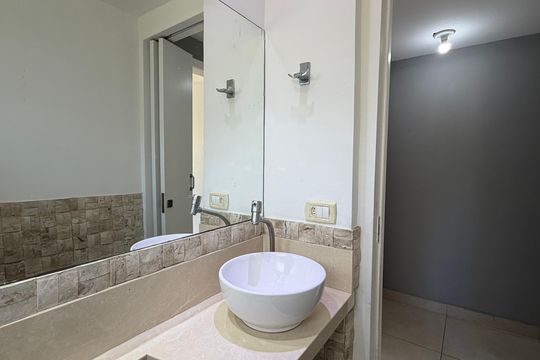 Banheiro de apartamento à venda com 2 quartos, 46m² em Taquara, Rio de Janeiro