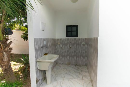 Área de Serviço de casa para alugar com 2 quartos, 90m² em Piratininga, Niterói