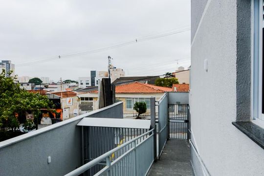 Entrada Social  de apartamento à venda com 2 quartos, 51m² em Jardim Aida, Guarulhos