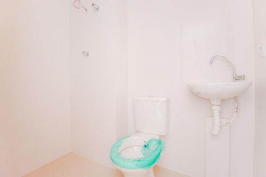 Banheiro Social  de apartamento à venda com 2 quartos, 51m² em Jardim Aida, Guarulhos