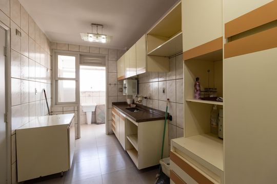 Cozinha de apartamento para alugar com 3 quartos, 150m² em Lapa, São Paulo
