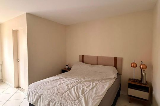 Quarto de casa de condomínio para alugar com 3 quartos, 180m² em Vila Oliveira, Mogi das Cruzes