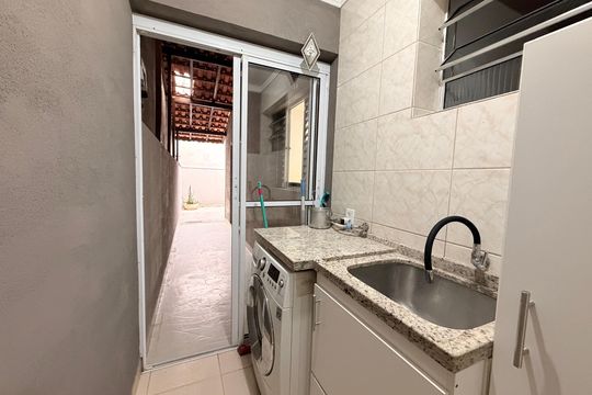 Área de Serviço de casa à venda com 2 quartos, 90m² em Medeiros, Jundiaí