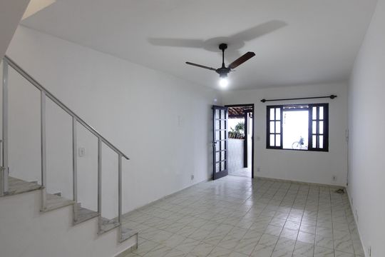Casa de Condomínio para alugar com 2 quartos, 80m² em Jardim Flamboyant, Cabo Frio