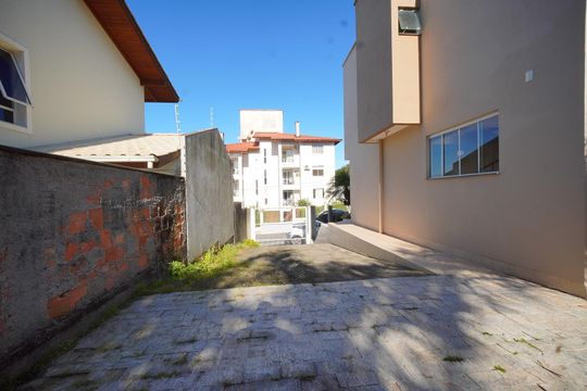 Garagem de casa para alugar com 2 quartos, 75m² em Real Parque, São José