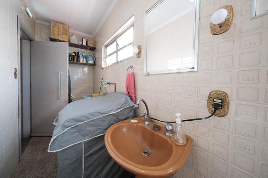 Banheiro de casa para alugar com 3 quartos, 150m² em Vila Nhocuné, São Paulo