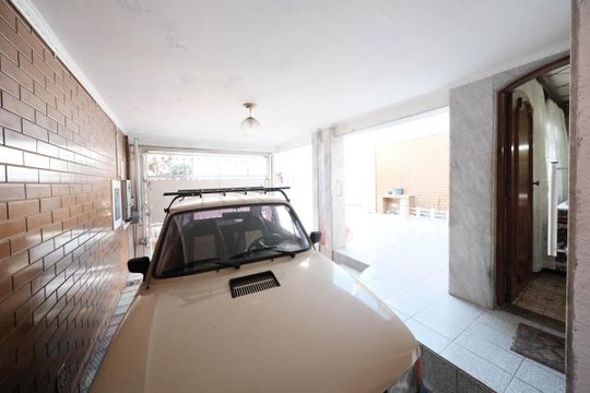 Garagem de casa para alugar com 3 quartos, 150m² em Vila Nhocuné, São Paulo
