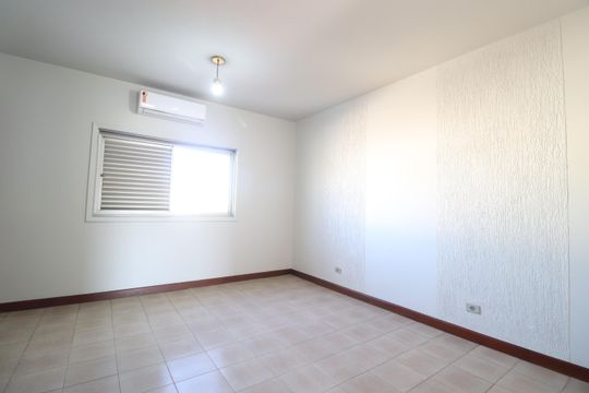 Sala 2 de apartamento para alugar com 3 quartos, 230m² em Saraiva, Uberlândia