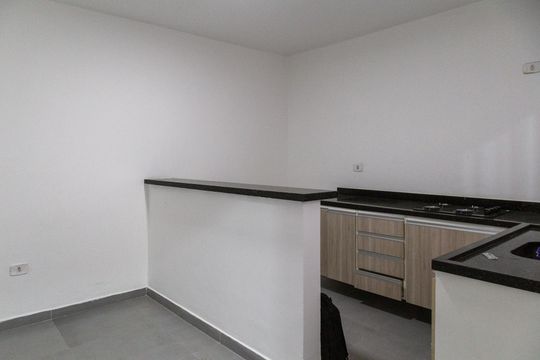 Sala de casa para alugar com 1 quarto, 50m² em Parque Continental Ii, Guarulhos