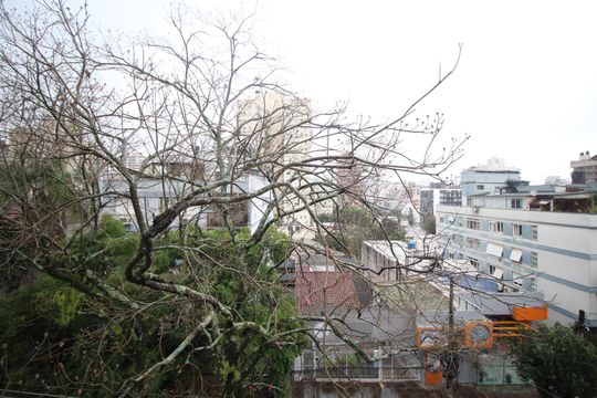 Vista de apartamento à venda com 4 quartos, 90m² em Auxiliadora, Porto Alegre