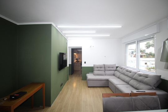 Sala de apartamento à venda com 4 quartos, 90m² em Auxiliadora, Porto Alegre