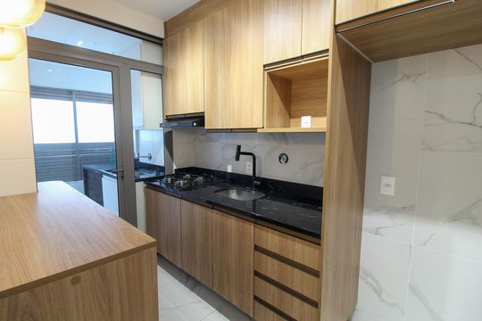 Cozinha de apartamento para alugar com 1 quarto, 45m² em Vila Sonia, São Paulo