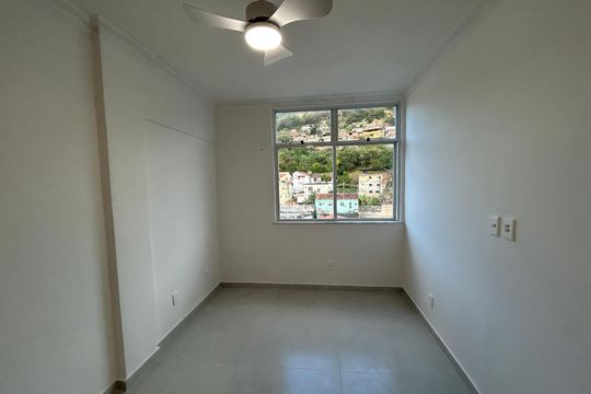 Sala de apartamento para alugar com 4 quartos, 74m² em Campinho, Rio de Janeiro