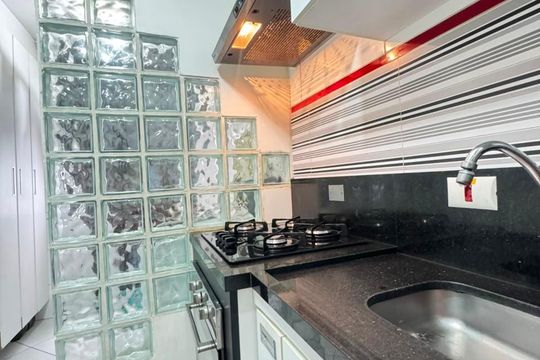 Cozinha de apartamento à venda com 2 quartos, 74m² em Vila Eldizia, Santo André