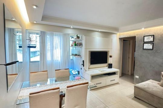 Sala de apartamento à venda com 2 quartos, 74m² em Vila Eldizia, Santo André