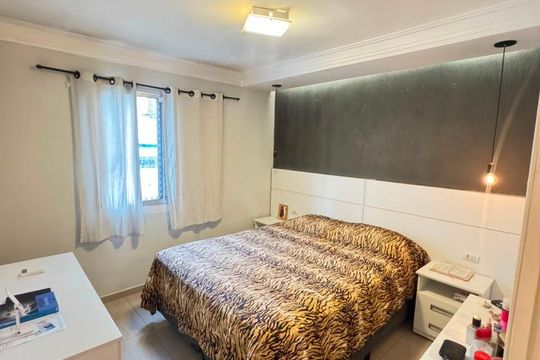 Quarto de apartamento à venda com 2 quartos, 74m² em Vila Eldizia, Santo André