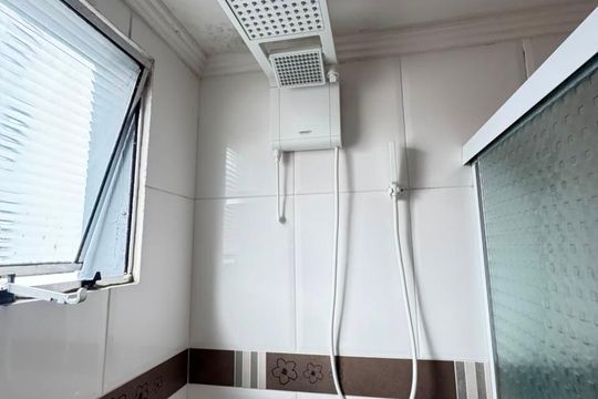 Banheiro de apartamento à venda com 2 quartos, 74m² em Vila Eldizia, Santo André