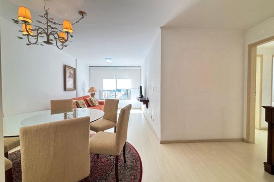 Sala de apartamento para alugar com 2 quartos, 110m² em Vila Nova Conceição, São Paulo
