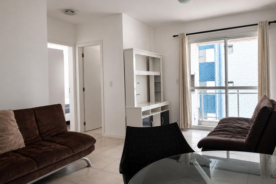 Sala de apartamento para alugar com 1 quarto, 51m² em Centro, Florianópolis