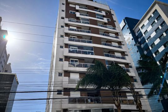Fachada de apartamento para alugar com 1 quarto, 51m² em Centro, Florianópolis