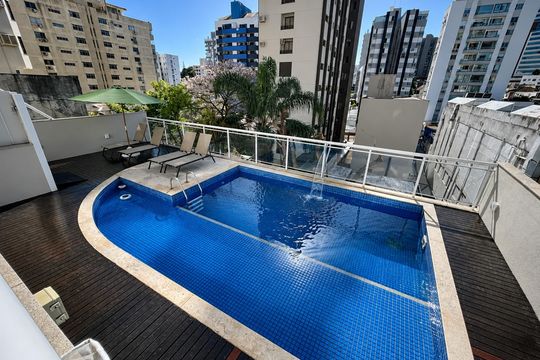 Piscina de apartamento para alugar com 1 quarto, 51m² em Centro, Florianópolis
