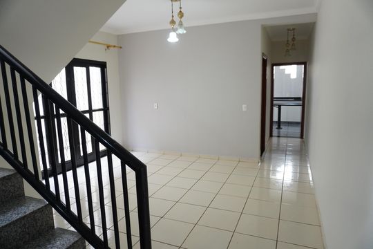 Sala de casa para alugar com 3 quartos, 201m² em Morada do Sol, Americana