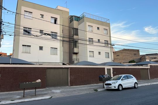Fachada do Prédio de apartamento à venda com 2 quartos, 97m² em Parque Turistas, Contagem