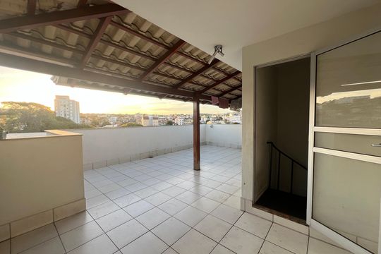 Cobertura de apartamento à venda com 2 quartos, 97m² em Parque Turistas, Contagem