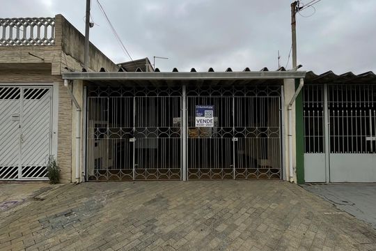Fachada + Placa de casa à venda com 4 quartos, 126m² em Vila Curuçá Velha, São Paulo