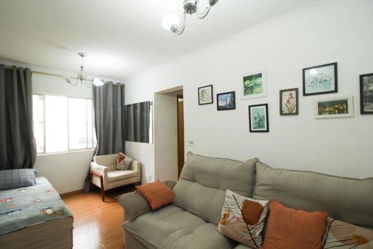 Apartamento à venda com 2 quartos, 51m² em Parque Maria Domitila, São Paulo