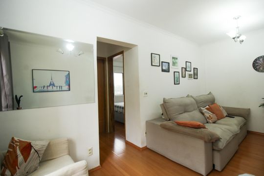 Sala de apartamento à venda com 2 quartos, 51m² em Parque Maria Domitila, São Paulo