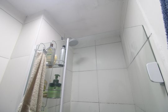Banheiro de apartamento à venda com 2 quartos, 39m² em Usina Piratininga, São Paulo