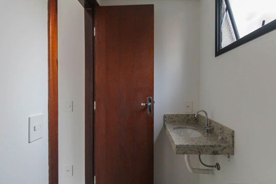 Banheiro de kitnet/studio à venda com 1 quarto, 26m² em Vila Alpina, São Paulo