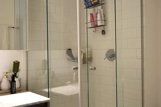 Banheiro da Suíte de apartamento para alugar com 1 quarto, 44m² em Jardim Paulista, São Paulo