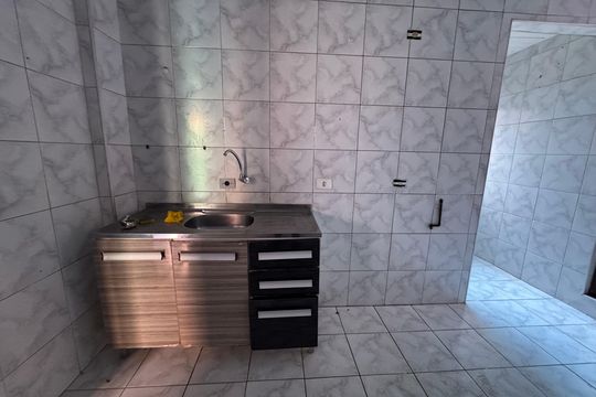 Cozinha de apartamento para alugar com 2 quartos, 54m² em Aliança, Osasco