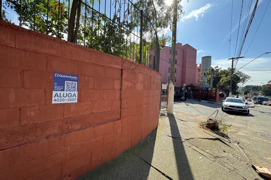 Fachada com PLACA de apartamento para alugar com 2 quartos, 54m² em Aliança, Osasco