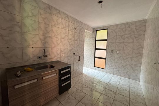 Cozinha de apartamento para alugar com 2 quartos, 54m² em Aliança, Osasco