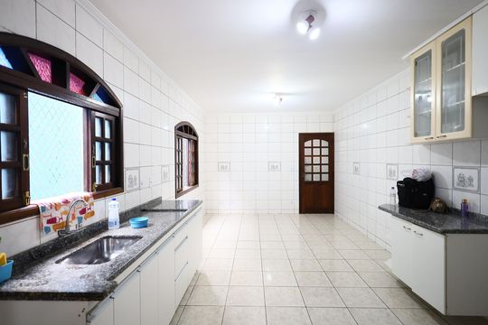 Cozinha de casa à venda com 4 quartos, 156m² em Cipava, Osasco