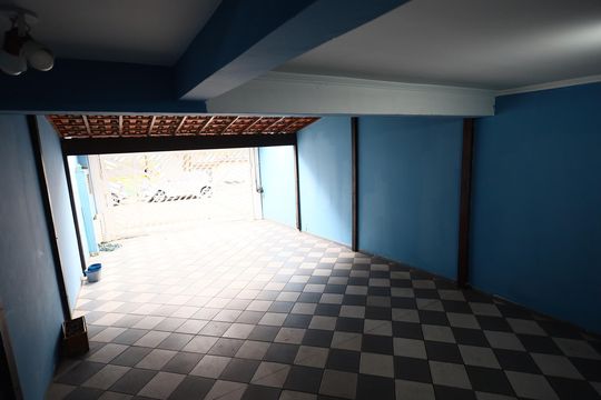 Garagem de casa à venda com 4 quartos, 156m² em Cipava, Osasco