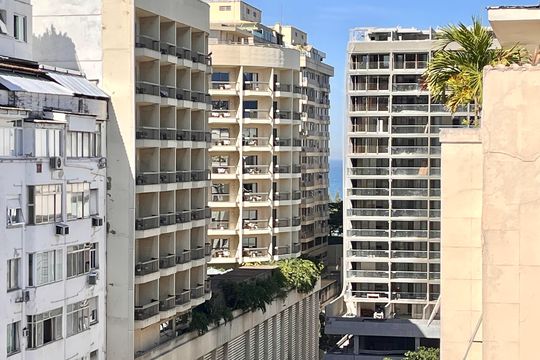 Vista da sala de apartamento para alugar com 3 quartos, 105m² em Copacabana, Rio de Janeiro