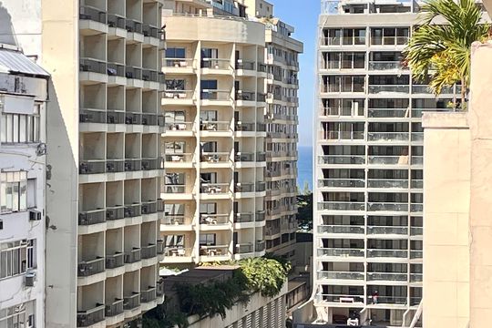 Vista quarto 1 de apartamento para alugar com 3 quartos, 105m² em Copacabana, Rio de Janeiro