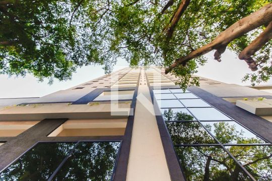 Fachada  de apartamento para alugar com 2 quartos, 41m² em Vila Esperança, São Paulo