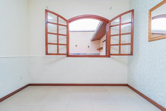 Sala de jantar de casa à venda com 4 quartos, 210m² em Itapoã, Belo Horizonte